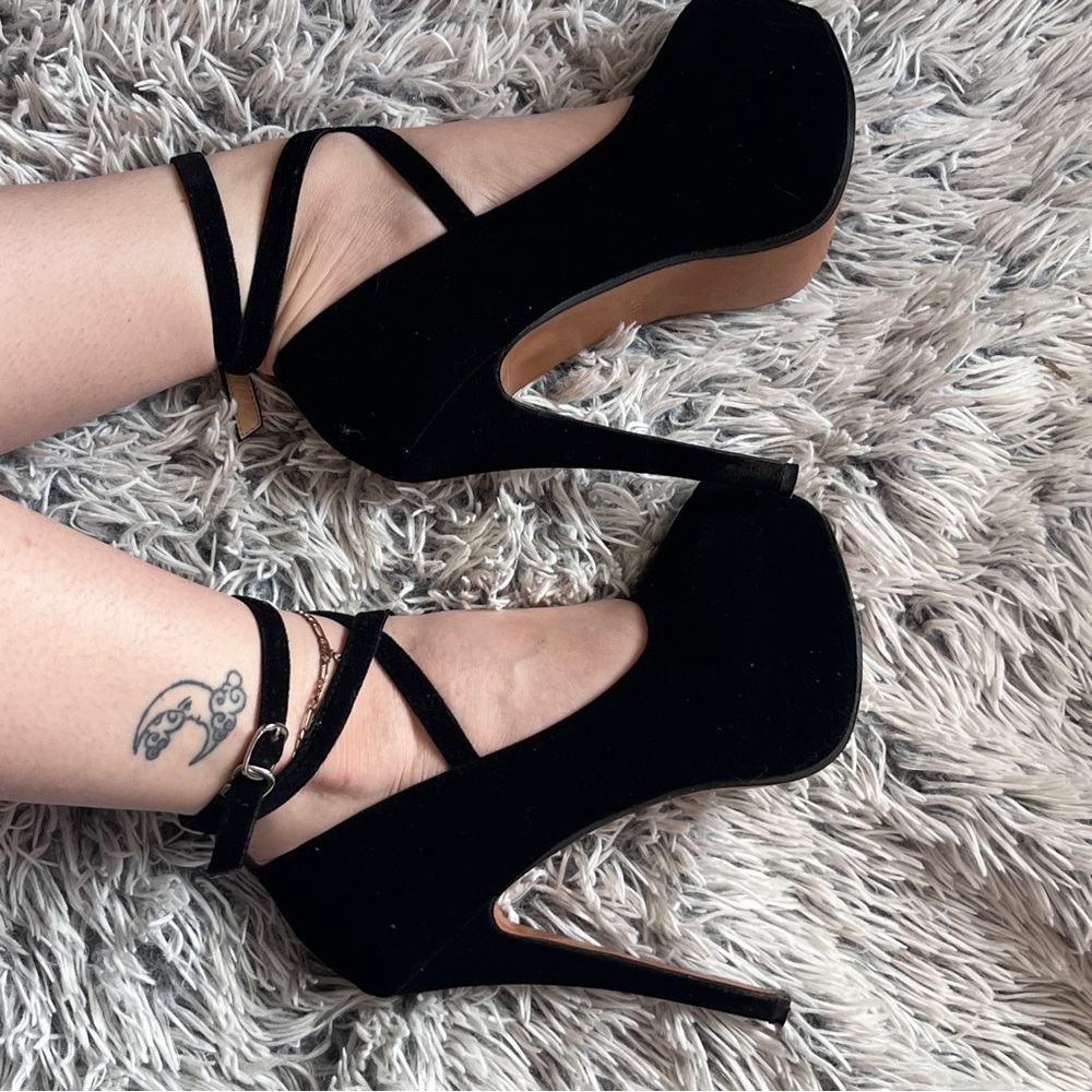 Black Platform Wrap Around Stiletto Heel Only Been Worn Once